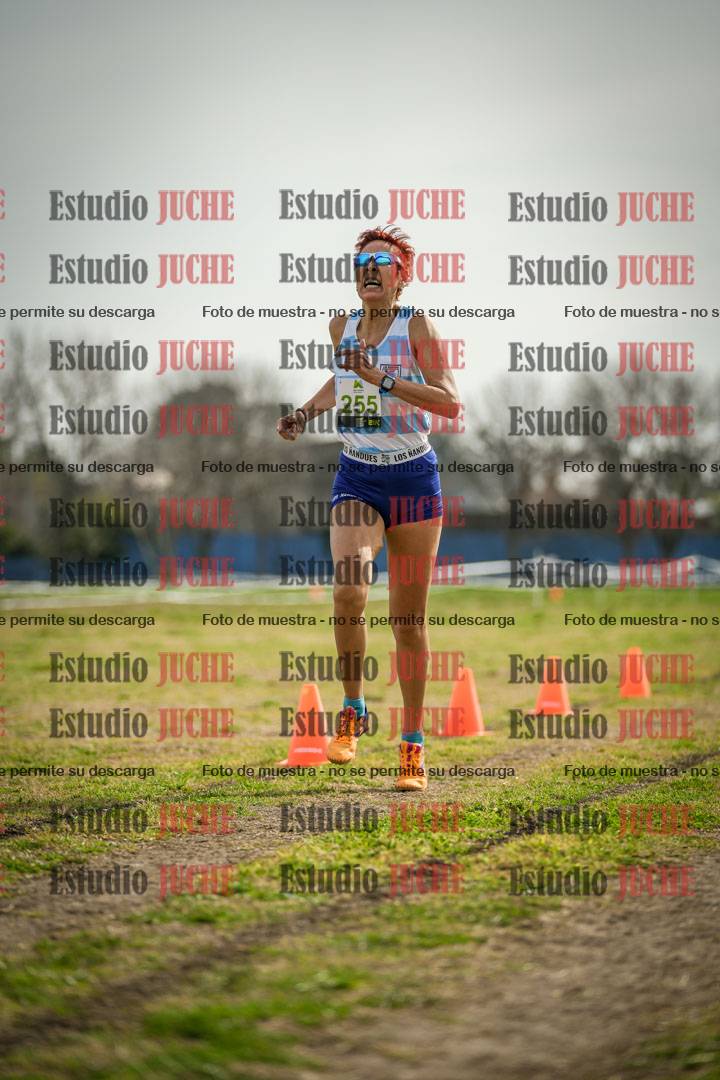 Fotos de la llegada del cross de 4000 m - mujeres
