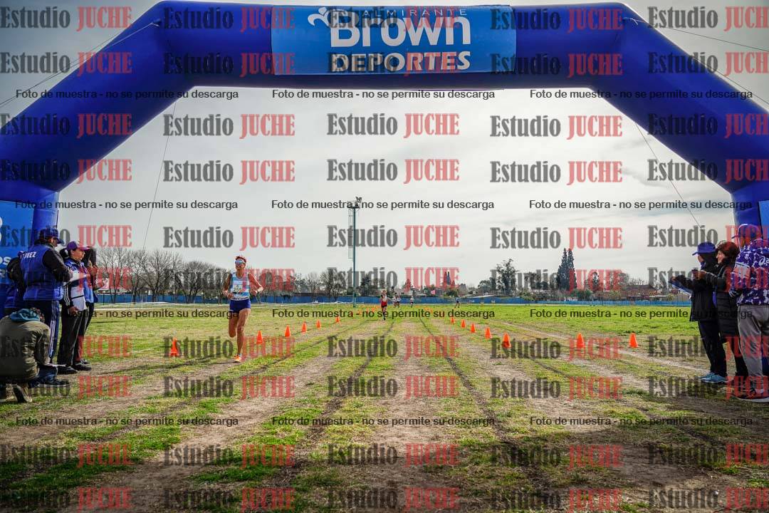 Fotos de la llegada del cross de 4000 m - mujeres