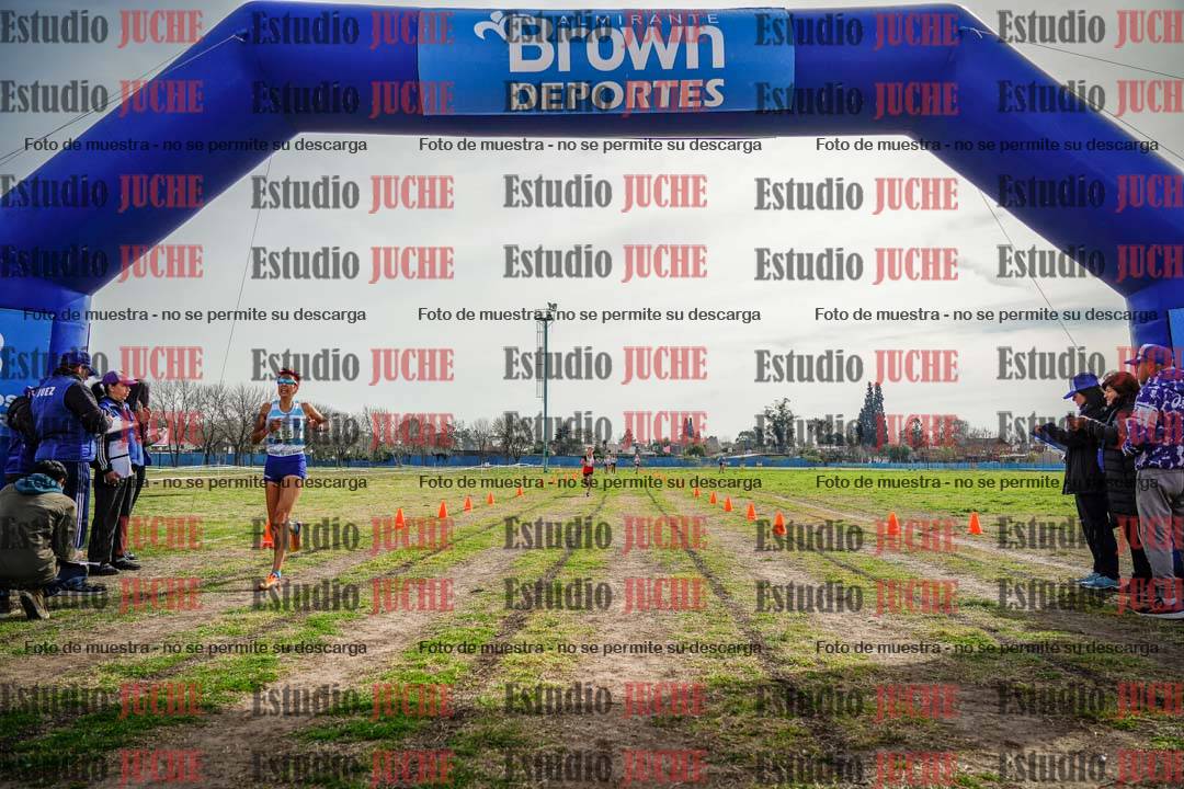 Fotos de la llegada del cross de 4000 m - mujeres