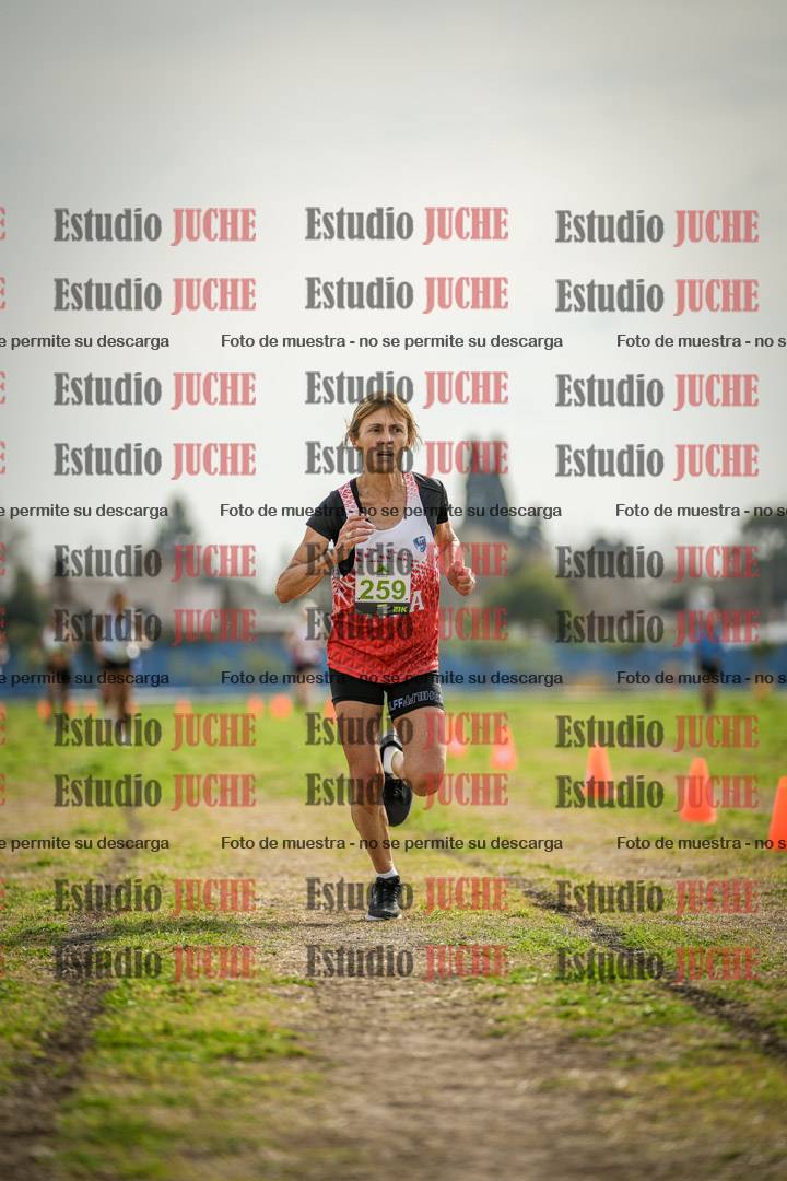 Fotos de la llegada del cross de 4000 m - mujeres