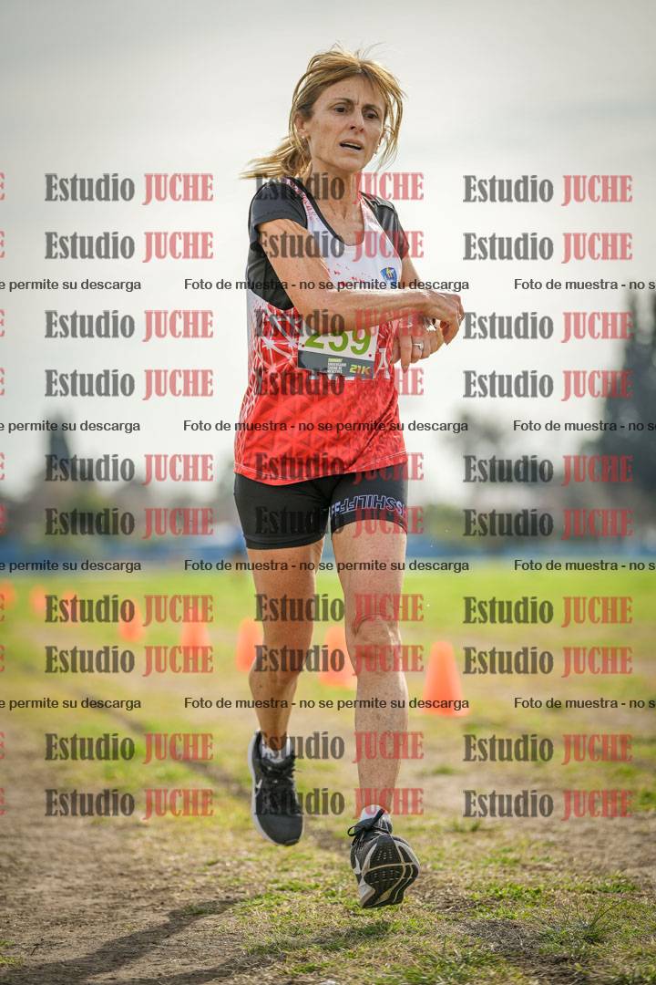 Fotos de la llegada del cross de 4000 m - mujeres