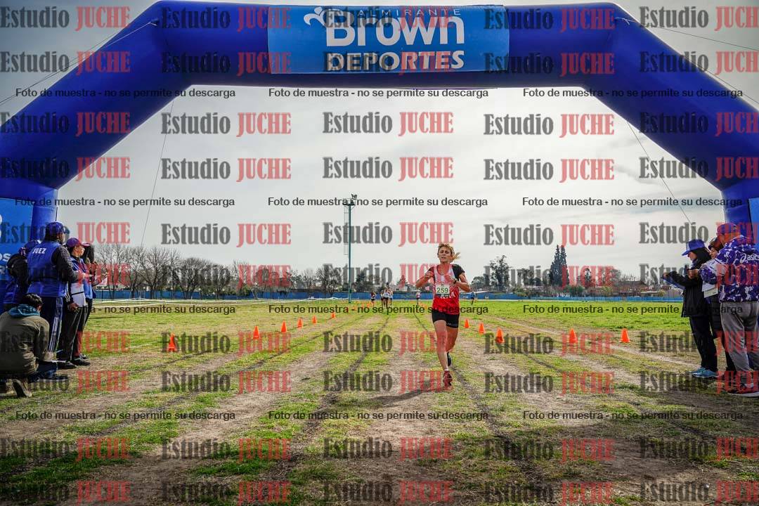 Fotos de la llegada del cross de 4000 m - mujeres