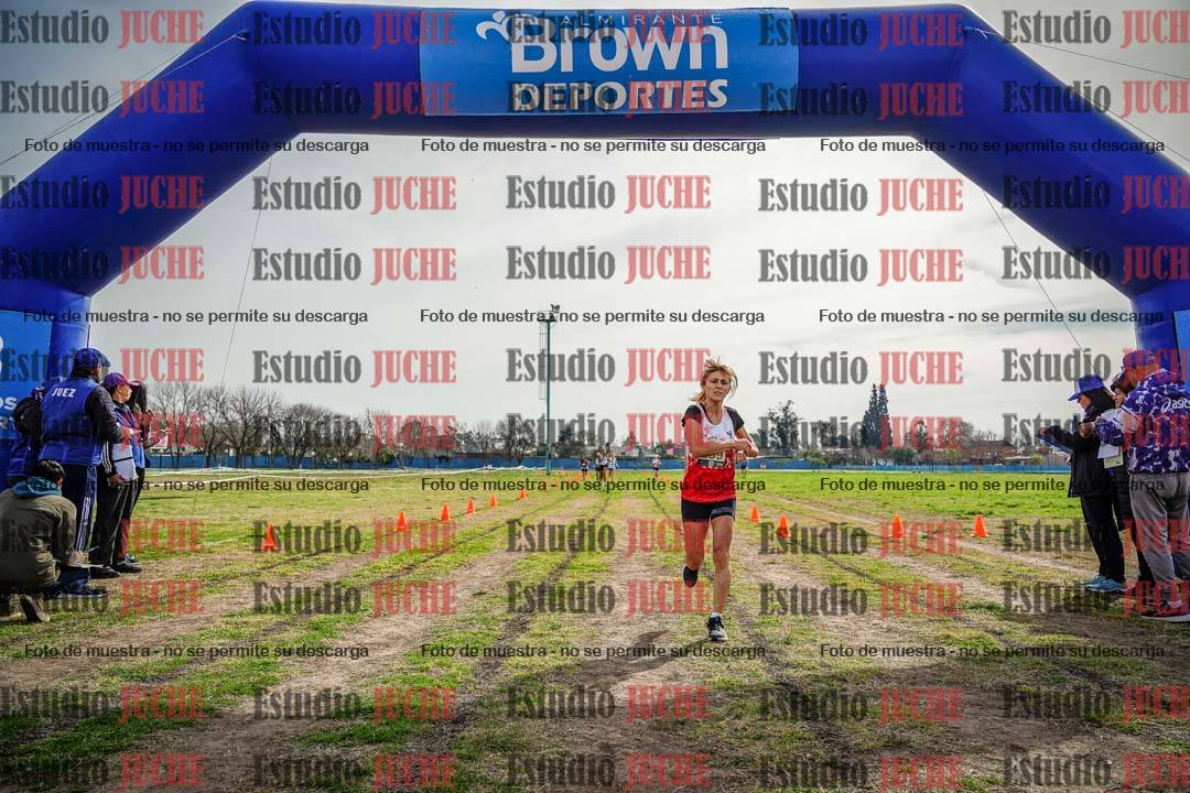 Fotos de la llegada del cross de 4000 m - mujeres