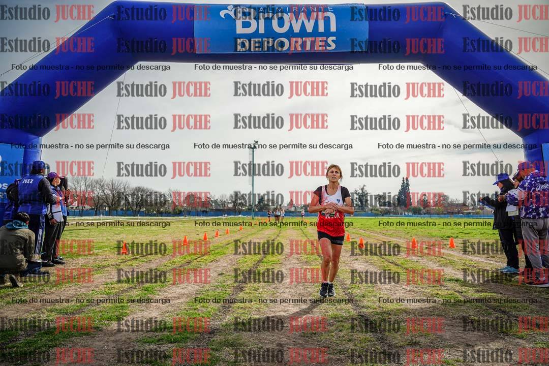 Fotos de la llegada del cross de 4000 m - mujeres