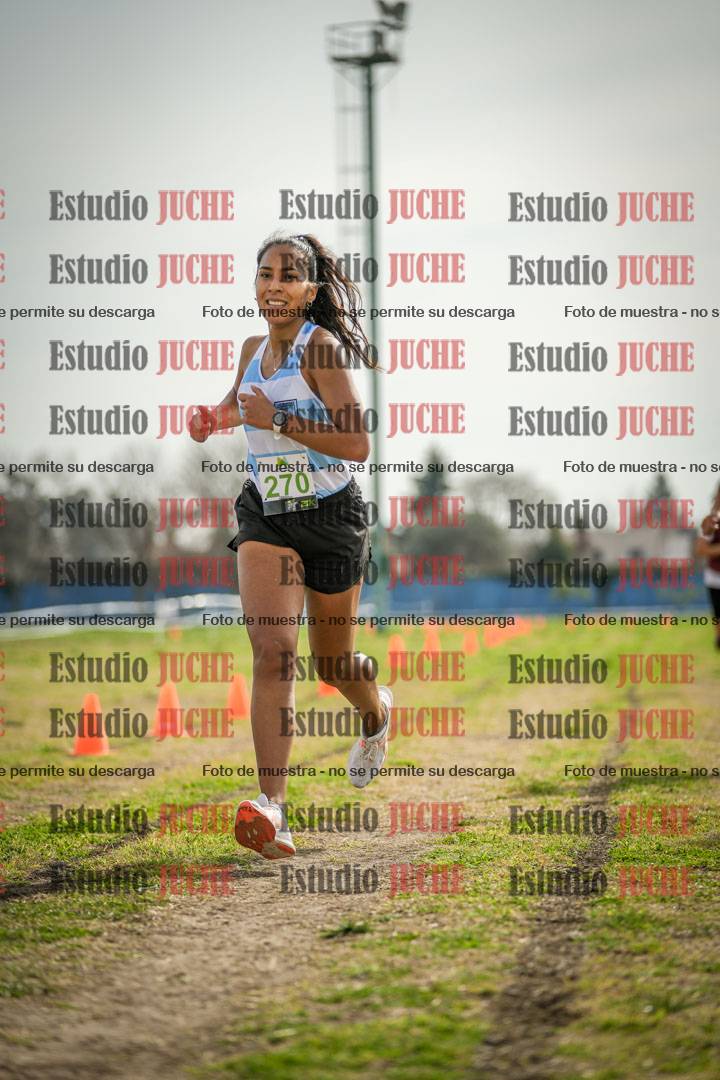 Fotos de la llegada del cross de 4000 m - mujeres