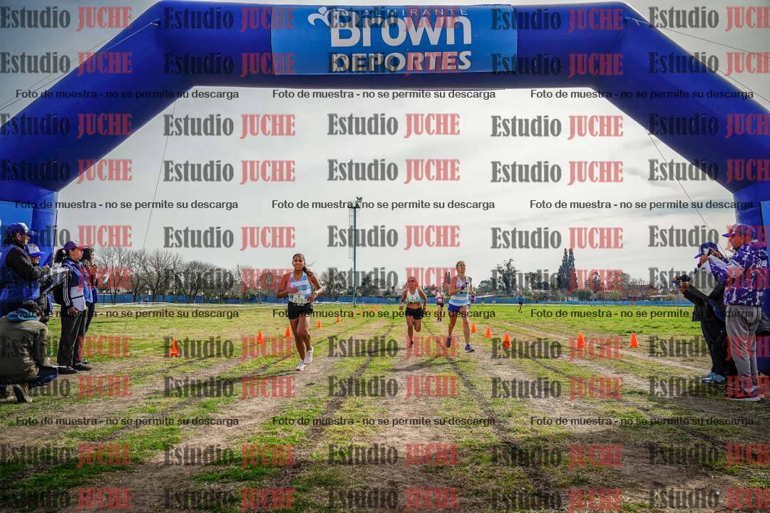 Fotos de la llegada del cross de 4000 m - mujeres