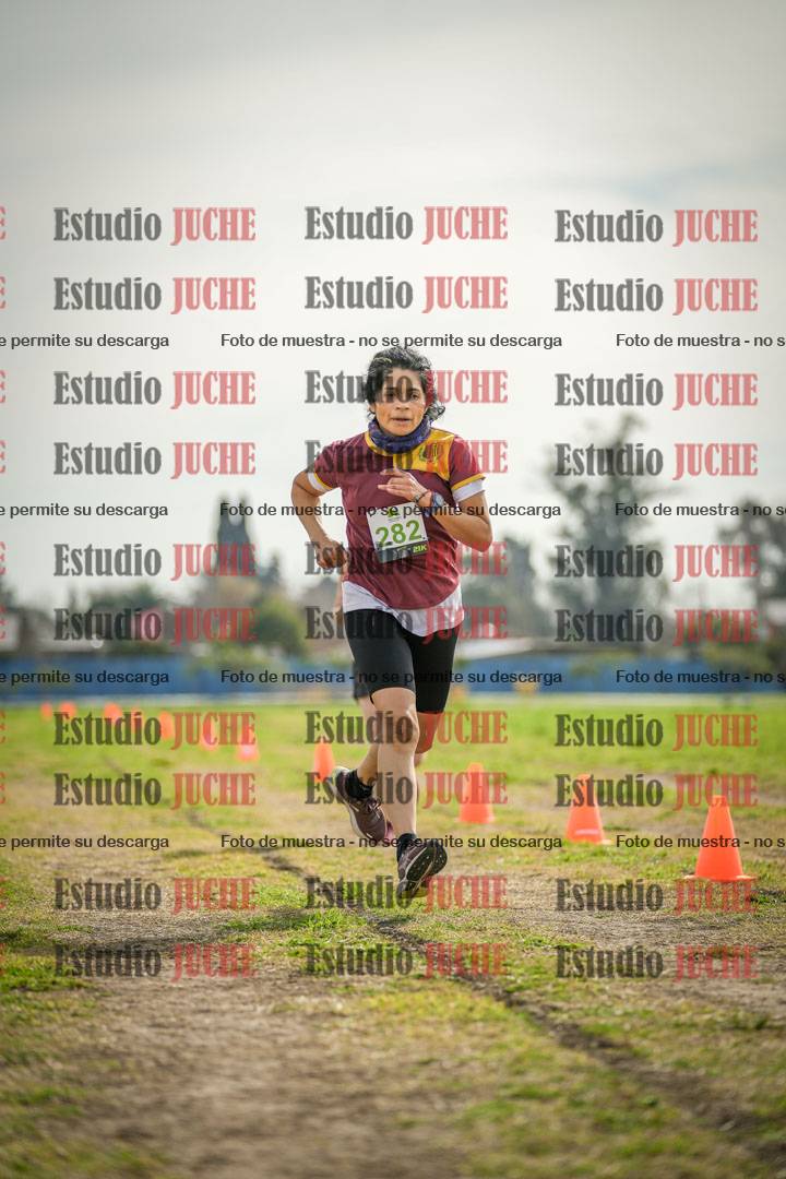 Fotos de la llegada del cross de 4000 m - mujeres