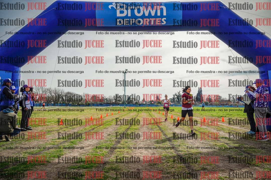 Fotos de la llegada del cross de 4000 m - mujeres