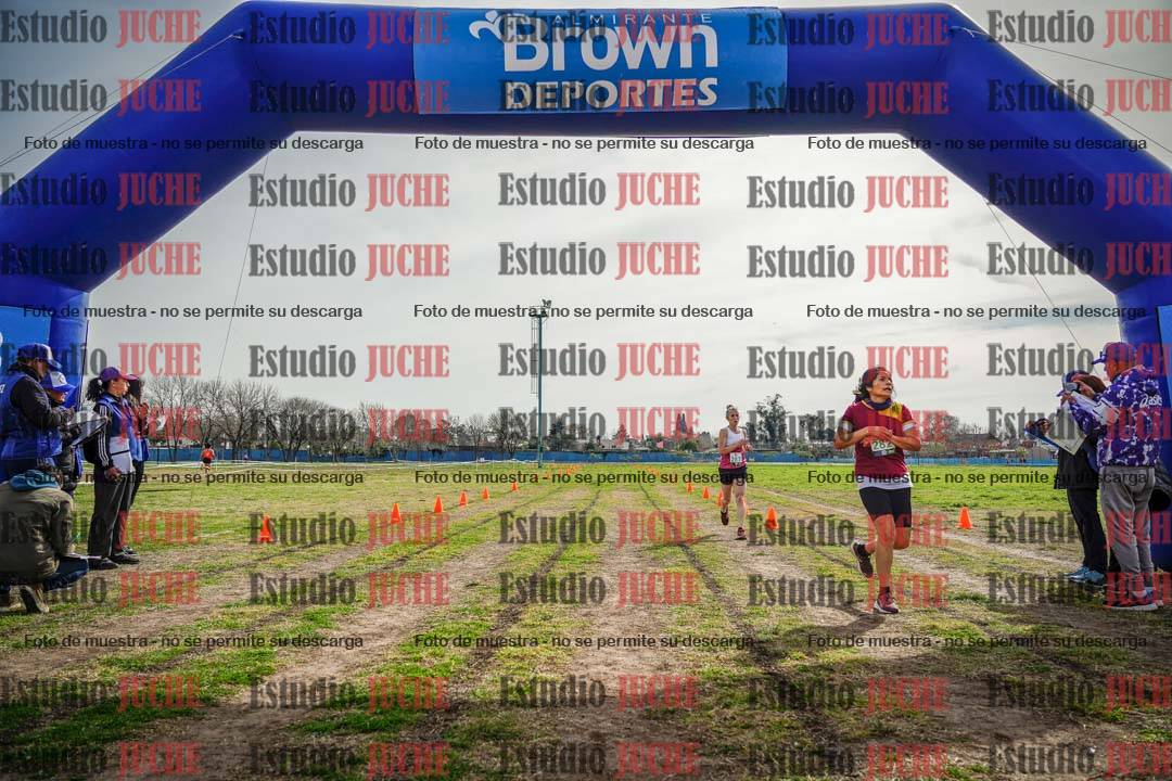 Fotos de la llegada del cross de 4000 m - mujeres