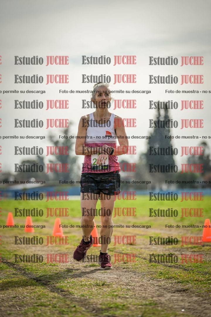Fotos de la llegada del cross de 4000 m - mujeres