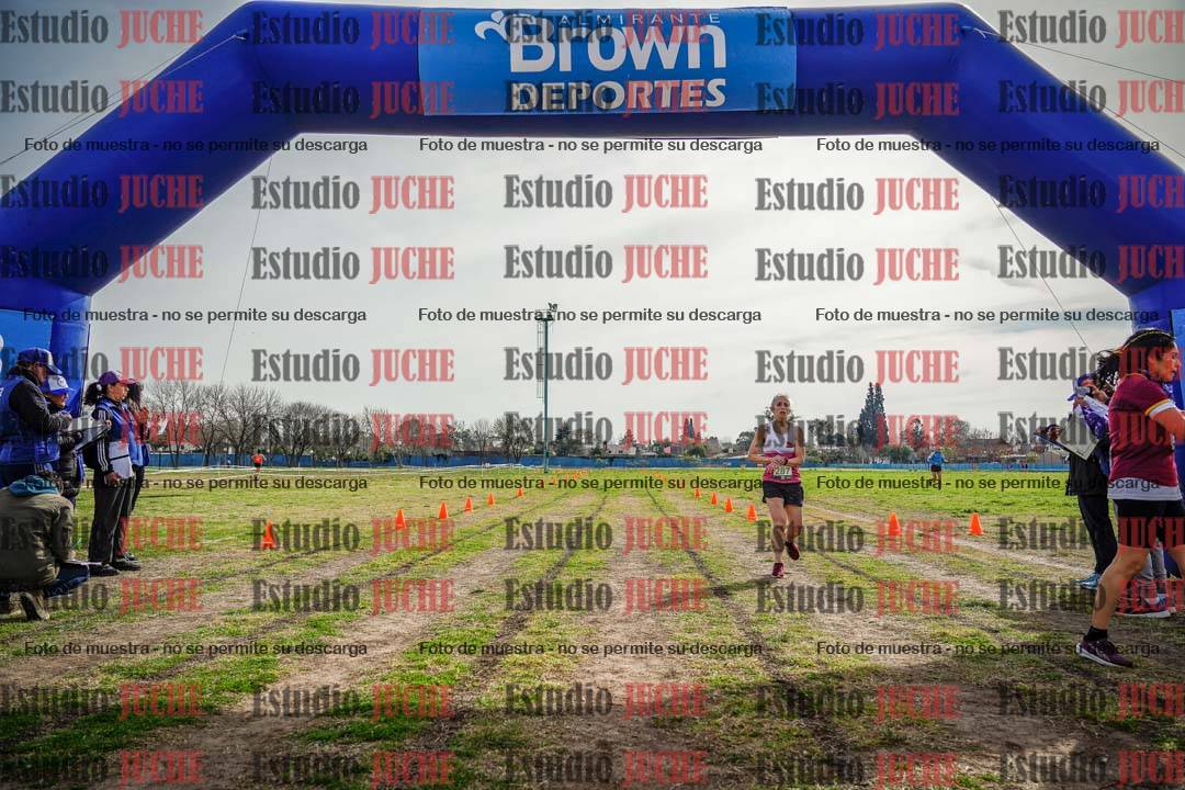 Fotos de la llegada del cross de 4000 m - mujeres