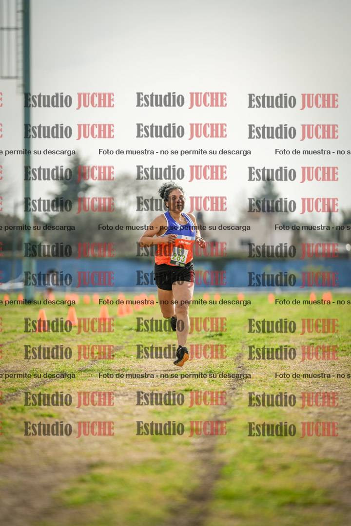 Fotos de la llegada del cross de 4000 m - mujeres