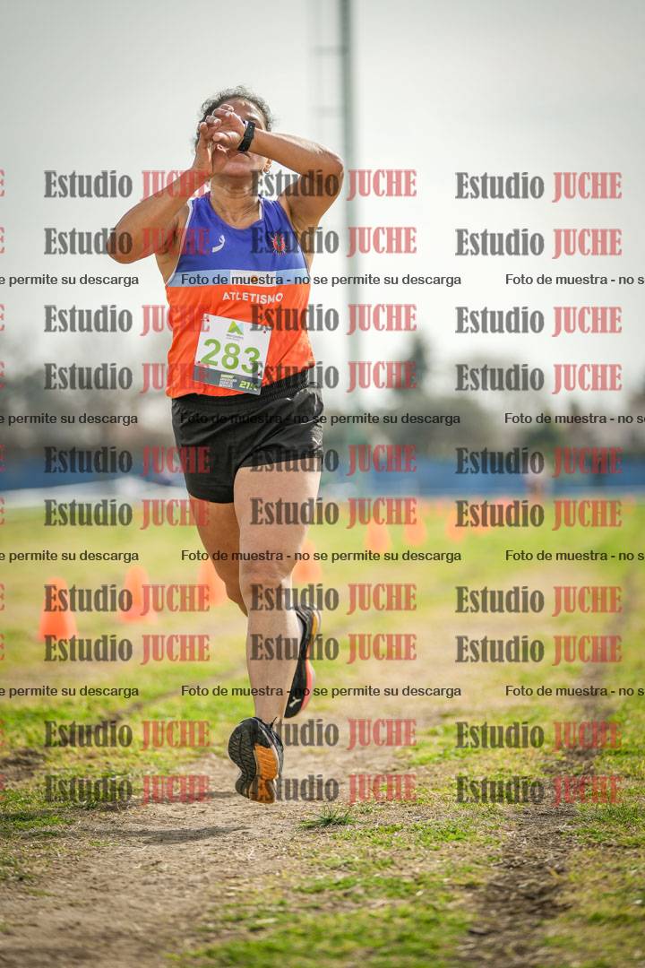 Fotos de la llegada del cross de 4000 m - mujeres