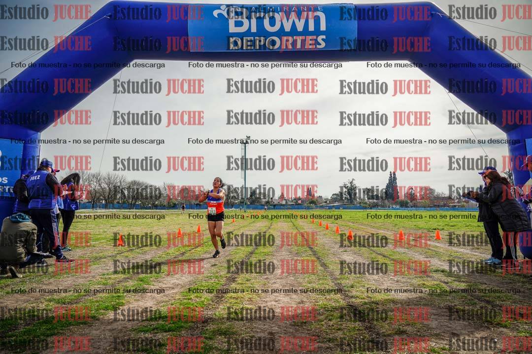 Fotos de la llegada del cross de 4000 m - mujeres