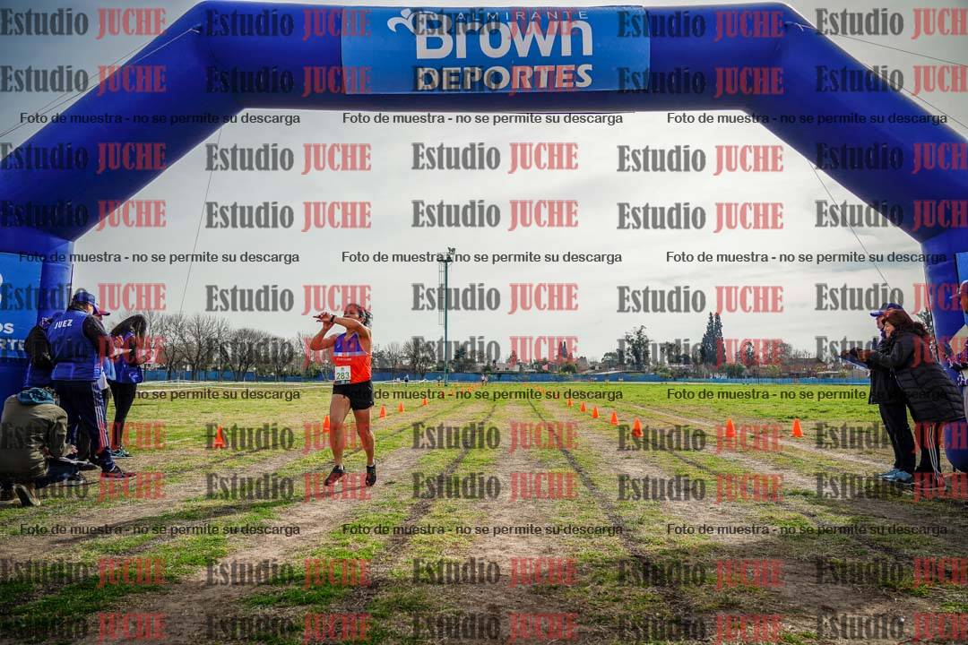 Fotos de la llegada del cross de 4000 m - mujeres