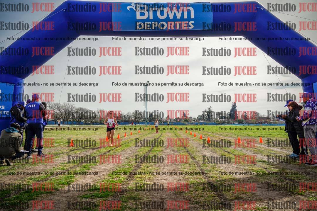 Fotos de la llegada del cross de 4000 m - mujeres