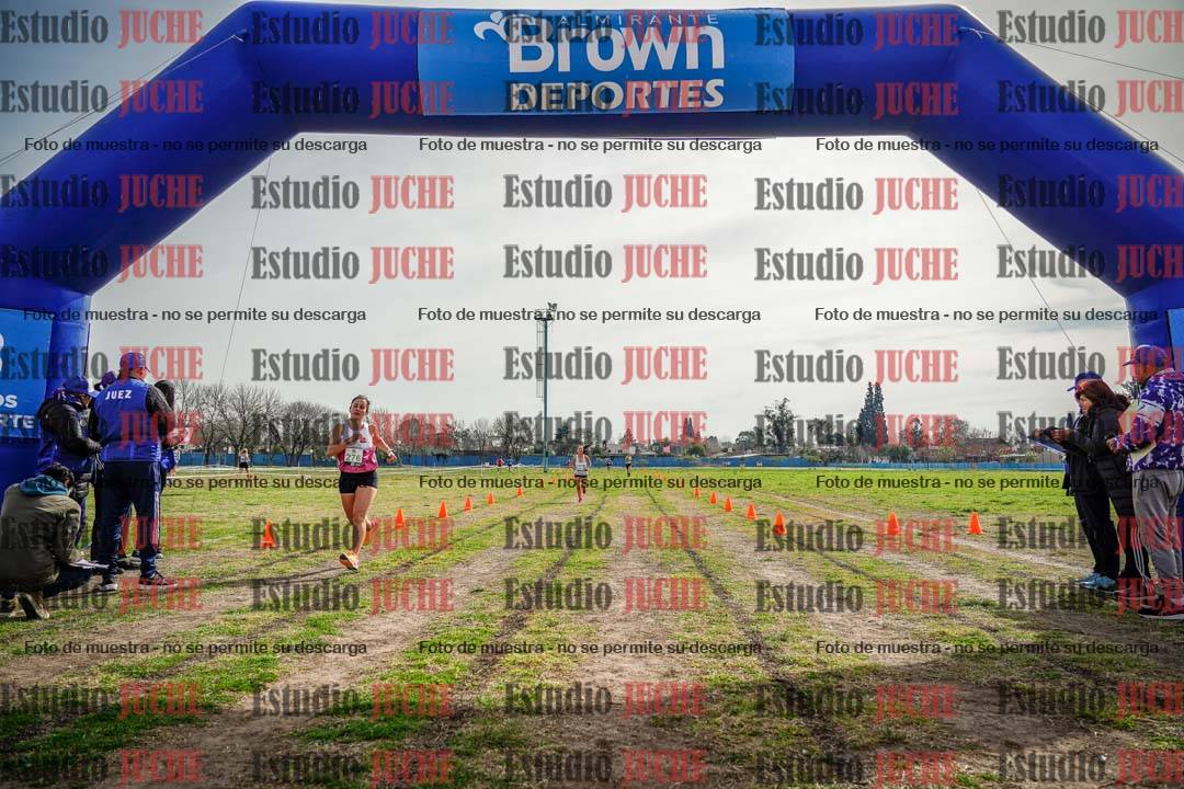 Fotos de la llegada del cross de 4000 m - mujeres