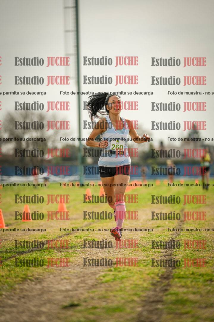 Fotos de la llegada del cross de 4000 m - mujeres