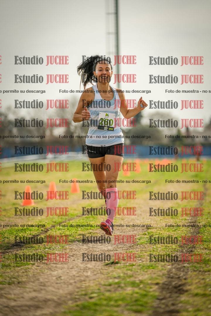 Fotos de la llegada del cross de 4000 m - mujeres