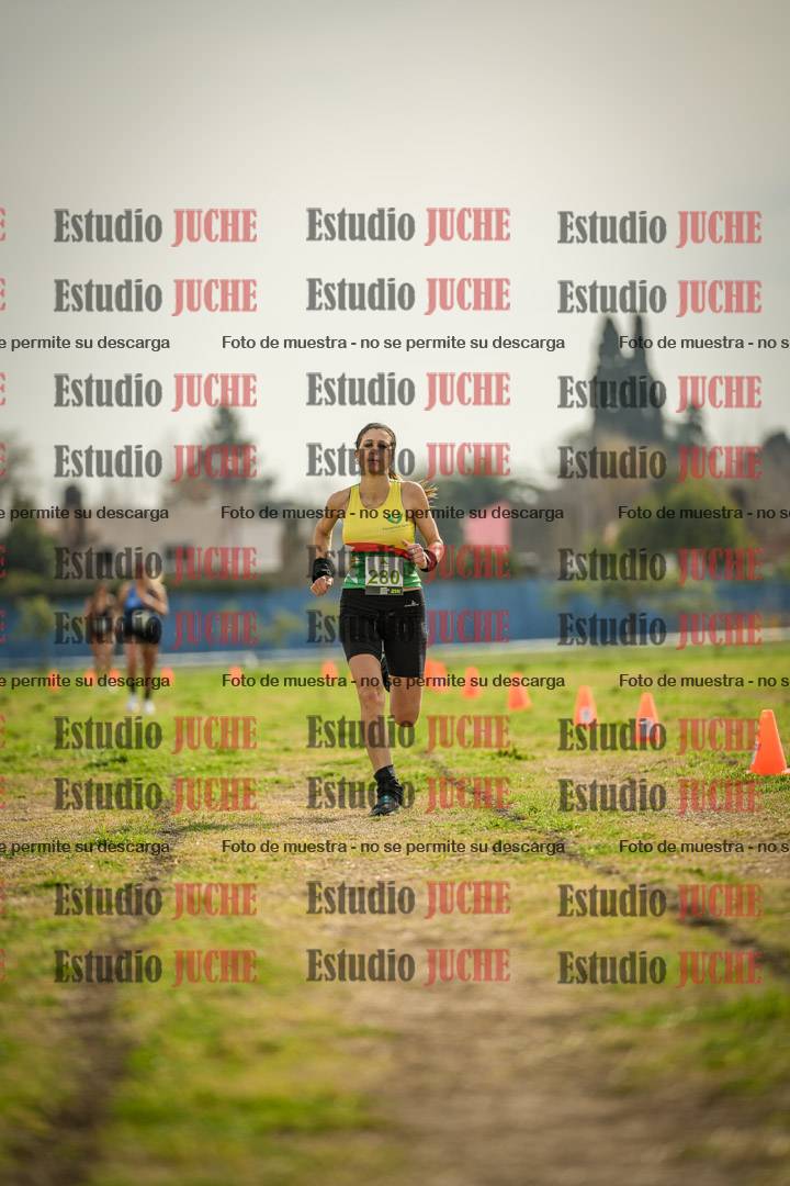 Fotos de la llegada del cross de 4000 m - mujeres