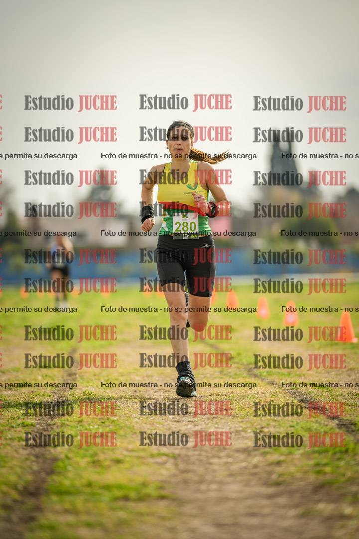 Fotos de la llegada del cross de 4000 m - mujeres