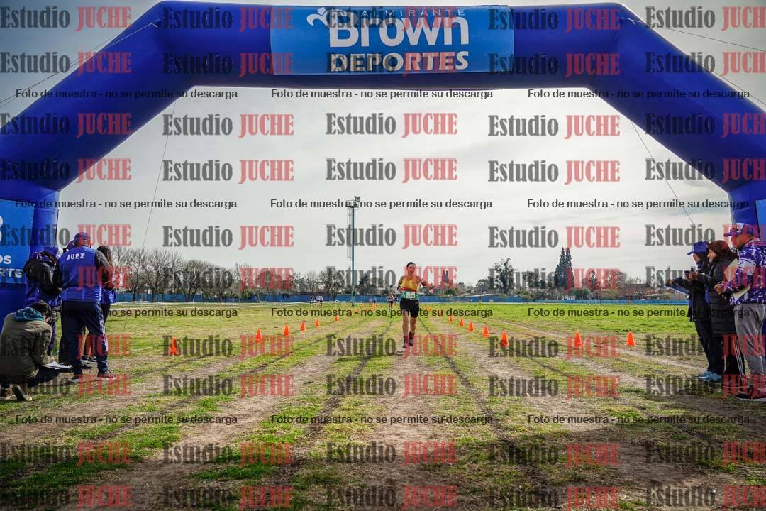 Fotos de la llegada del cross de 4000 m - mujeres