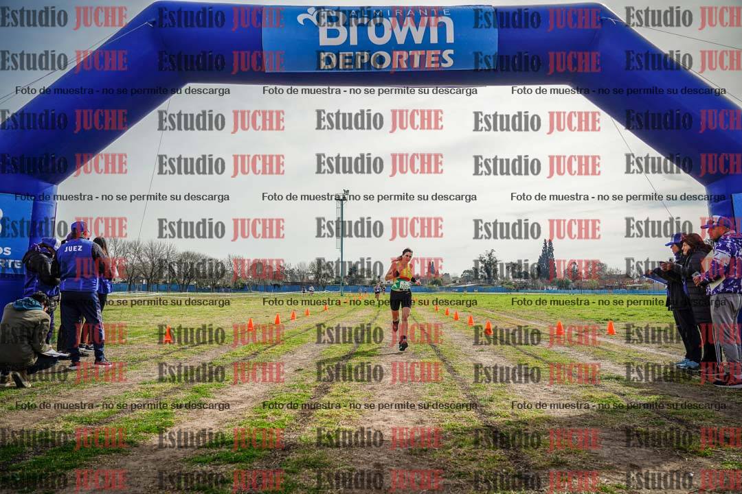 Fotos de la llegada del cross de 4000 m - mujeres