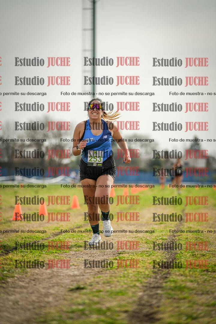 Fotos de la llegada del cross de 4000 m - mujeres
