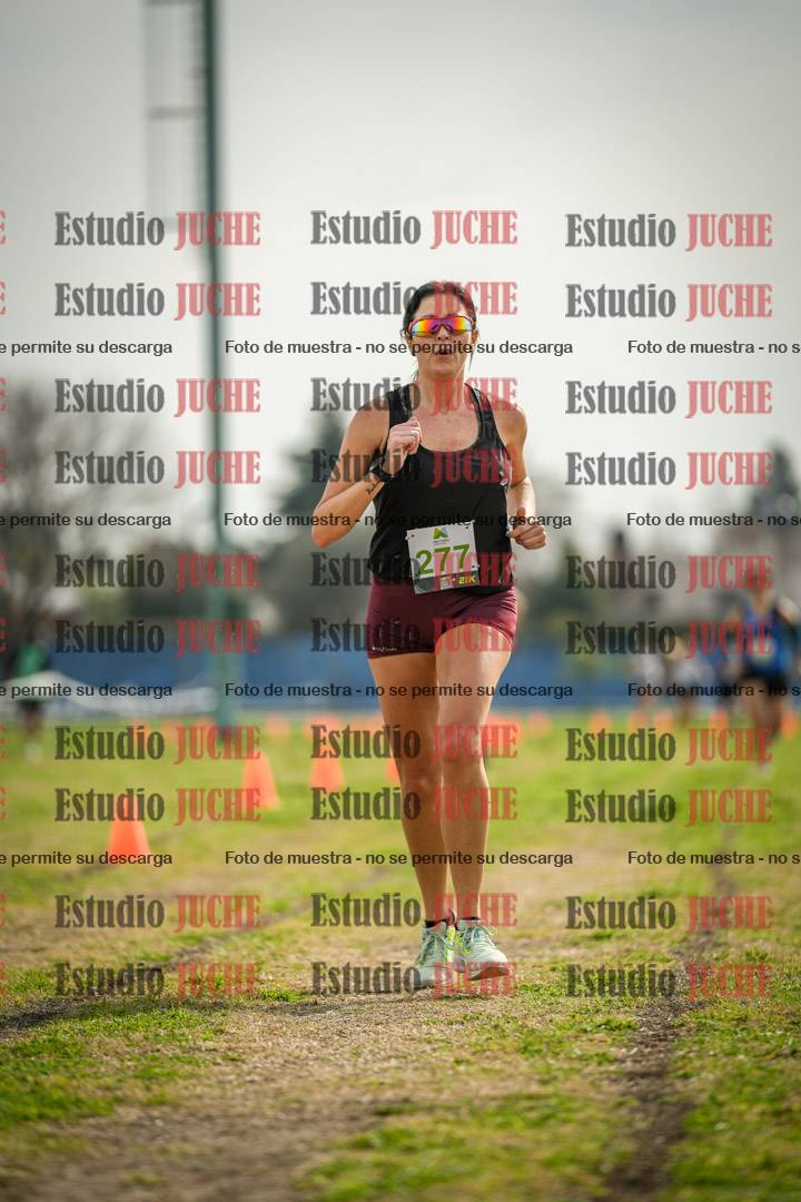 Fotos de la llegada del cross de 4000 m - mujeres