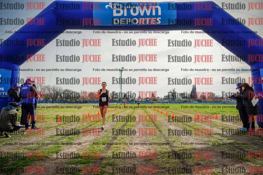 Fotos de la llegada del cross de 4000 m - mujeres