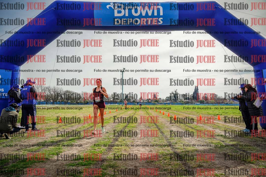 Fotos de la llegada del cross de 4000 m - mujeres