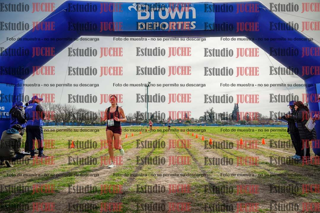 Fotos de la llegada del cross de 4000 m - mujeres