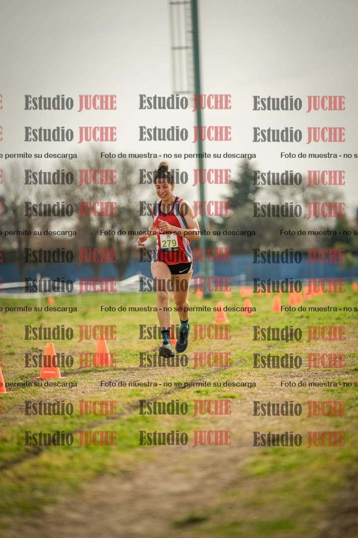 Fotos de la llegada del cross de 4000 m - mujeres