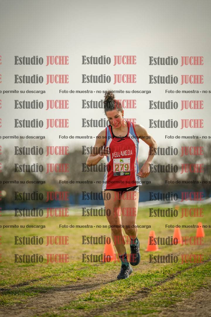 Fotos de la llegada del cross de 4000 m - mujeres