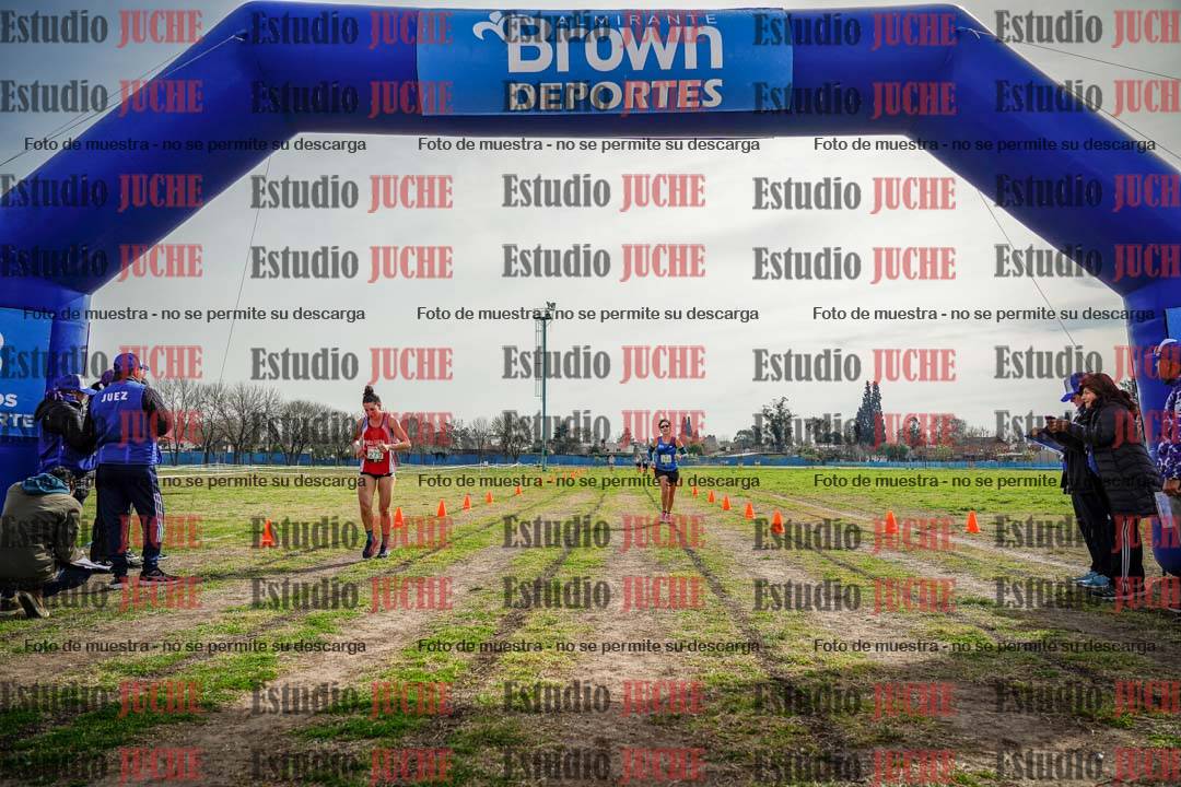 Fotos de la llegada del cross de 4000 m - mujeres