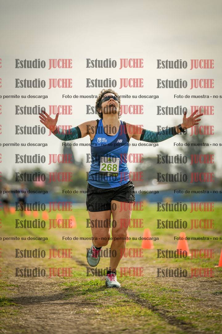 Fotos de la llegada del cross de 4000 m - mujeres