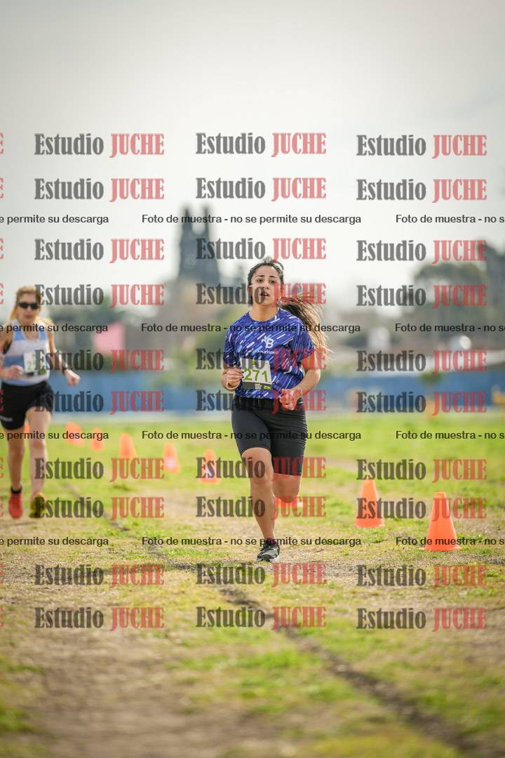 Fotos de la llegada del cross de 4000 m - mujeres