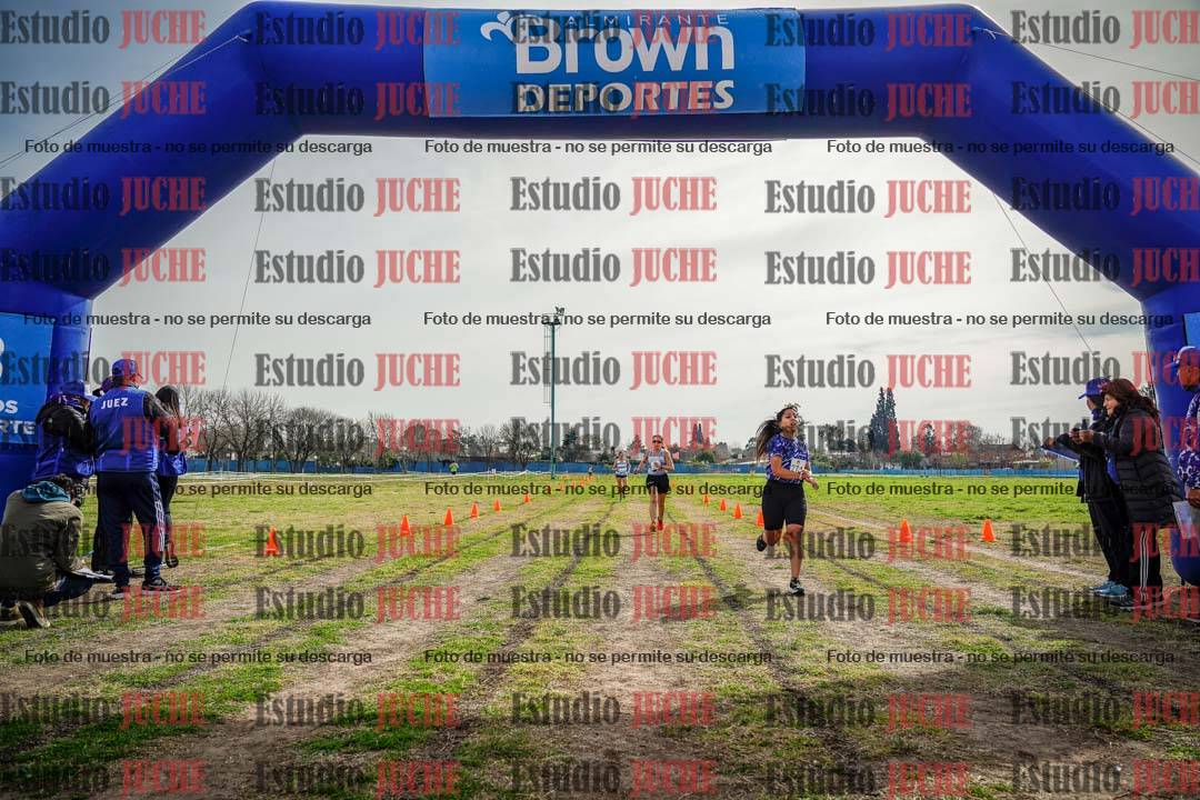Fotos de la llegada del cross de 4000 m - mujeres