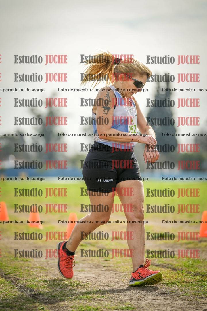Fotos de la llegada del cross de 4000 m - mujeres