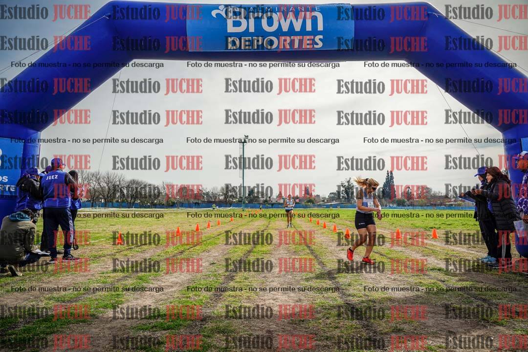 Fotos de la llegada del cross de 4000 m - mujeres