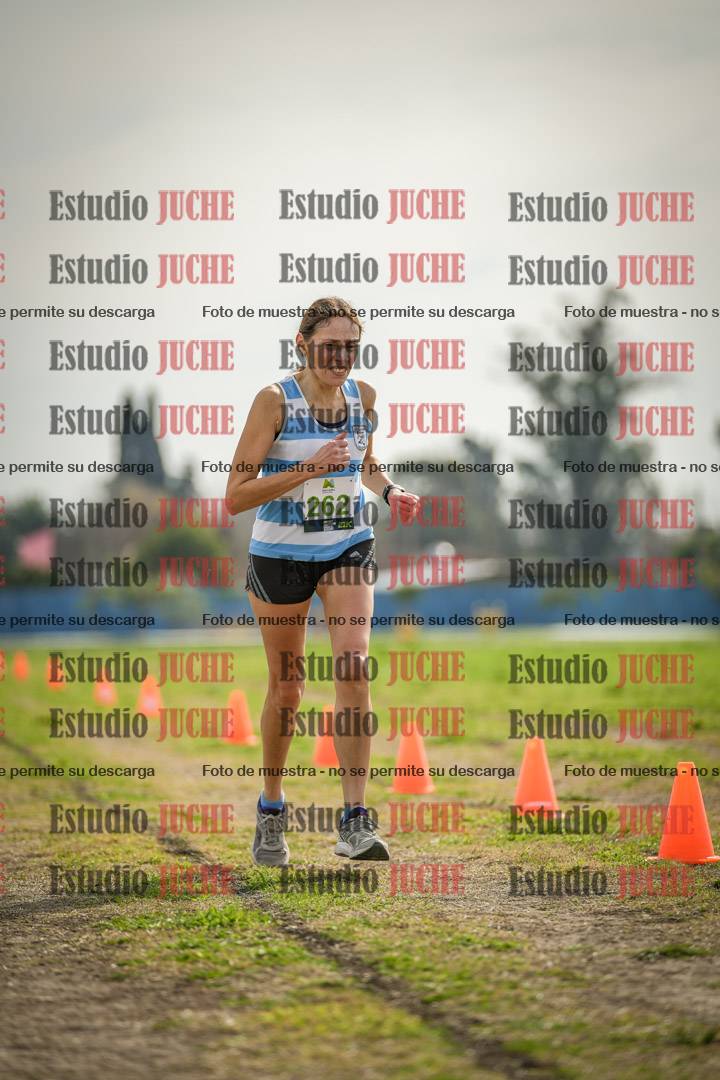 Fotos de la llegada del cross de 4000 m - mujeres