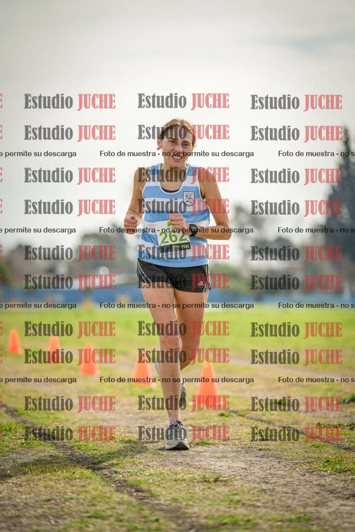Fotos de la llegada del cross de 4000 m - mujeres