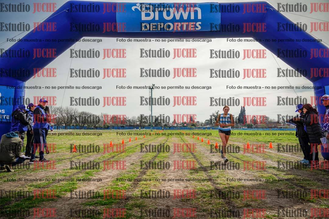 Fotos de la llegada del cross de 4000 m - mujeres