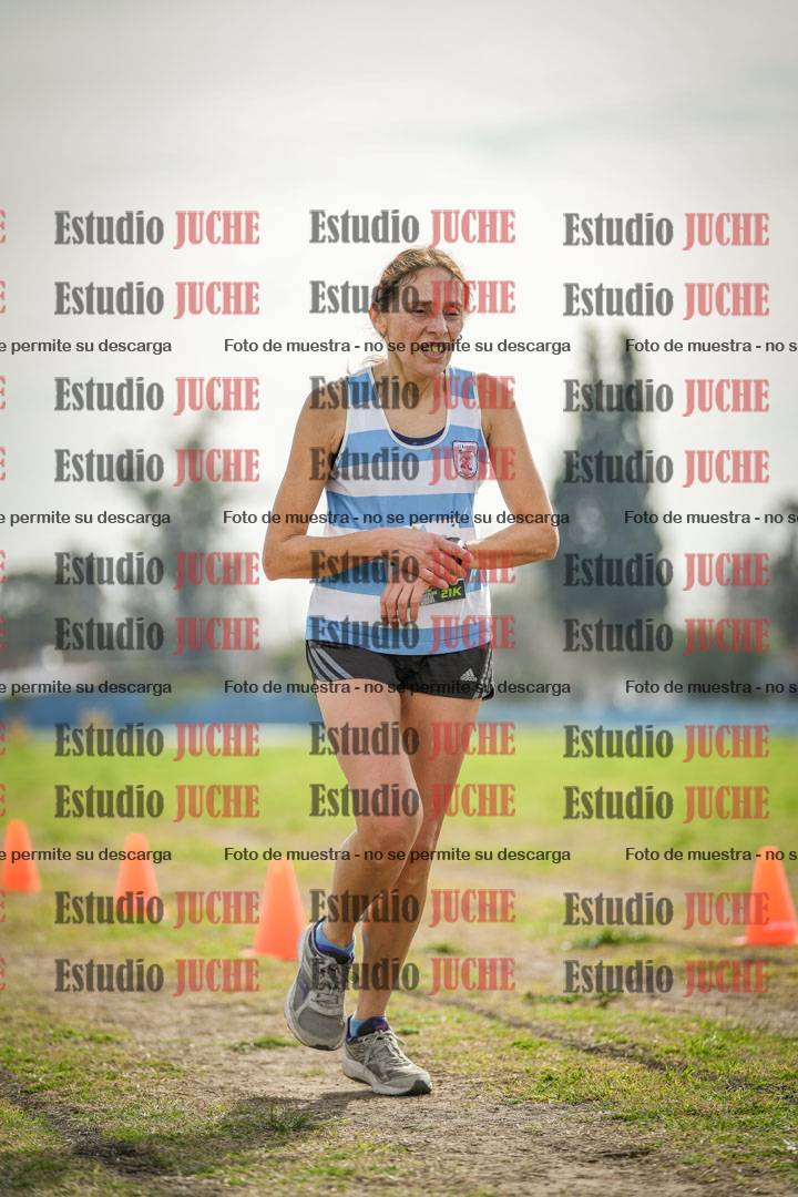 Fotos de la llegada del cross de 4000 m - mujeres