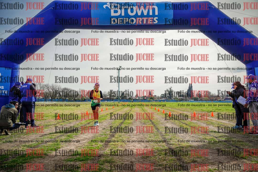 Fotos de la llegada del cross de 4000 m - mujeres