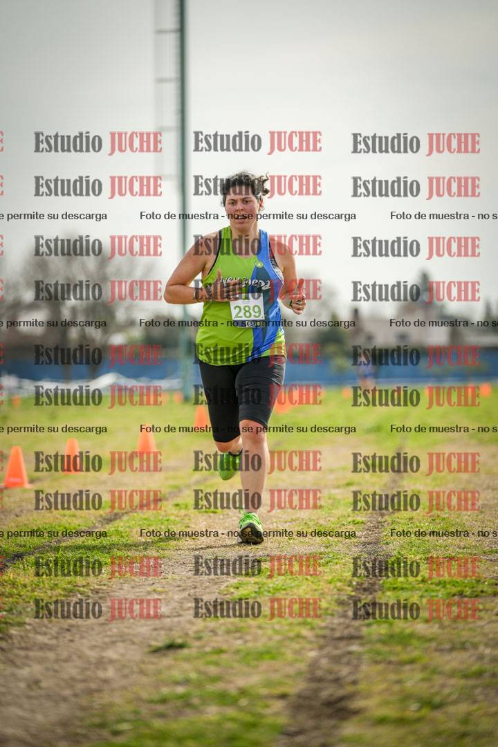 Fotos de la llegada del cross de 4000 m - mujeres