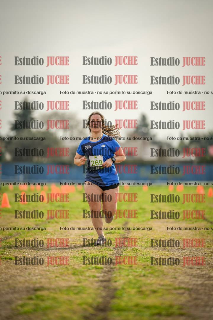 Fotos de la llegada del cross de 4000 m - mujeres