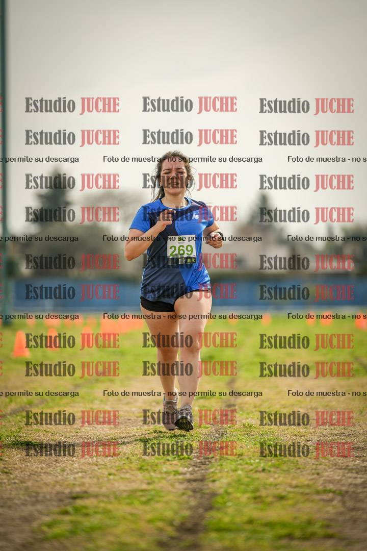 Fotos de la llegada del cross de 4000 m - mujeres