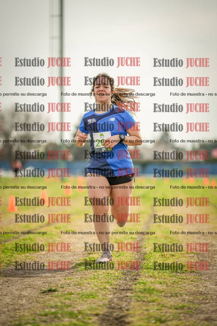 Fotos de la llegada del cross de 4000 m - mujeres