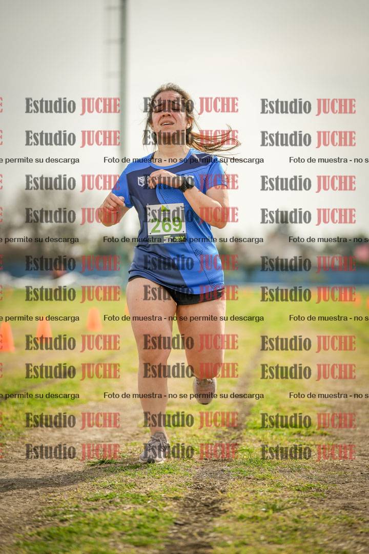 Fotos de la llegada del cross de 4000 m - mujeres